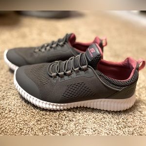 Sketcher’s Air Cooler Goga Mat Sneakers